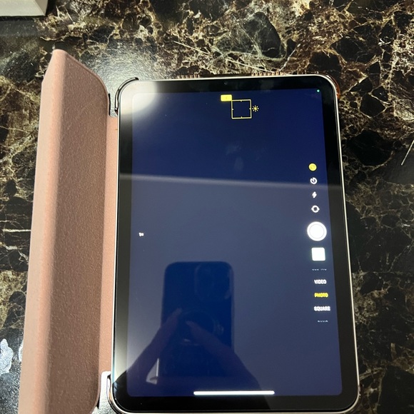 IPAD mini 64GB six generation - Picture 3 of 4